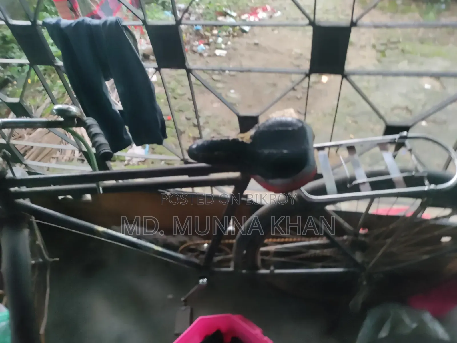 জরুরি বিক্রয়: ক্লাসিক মডেলের মজবুত সাইকেল পুরাতন কিন্তু সম্পূর্ণ চালু