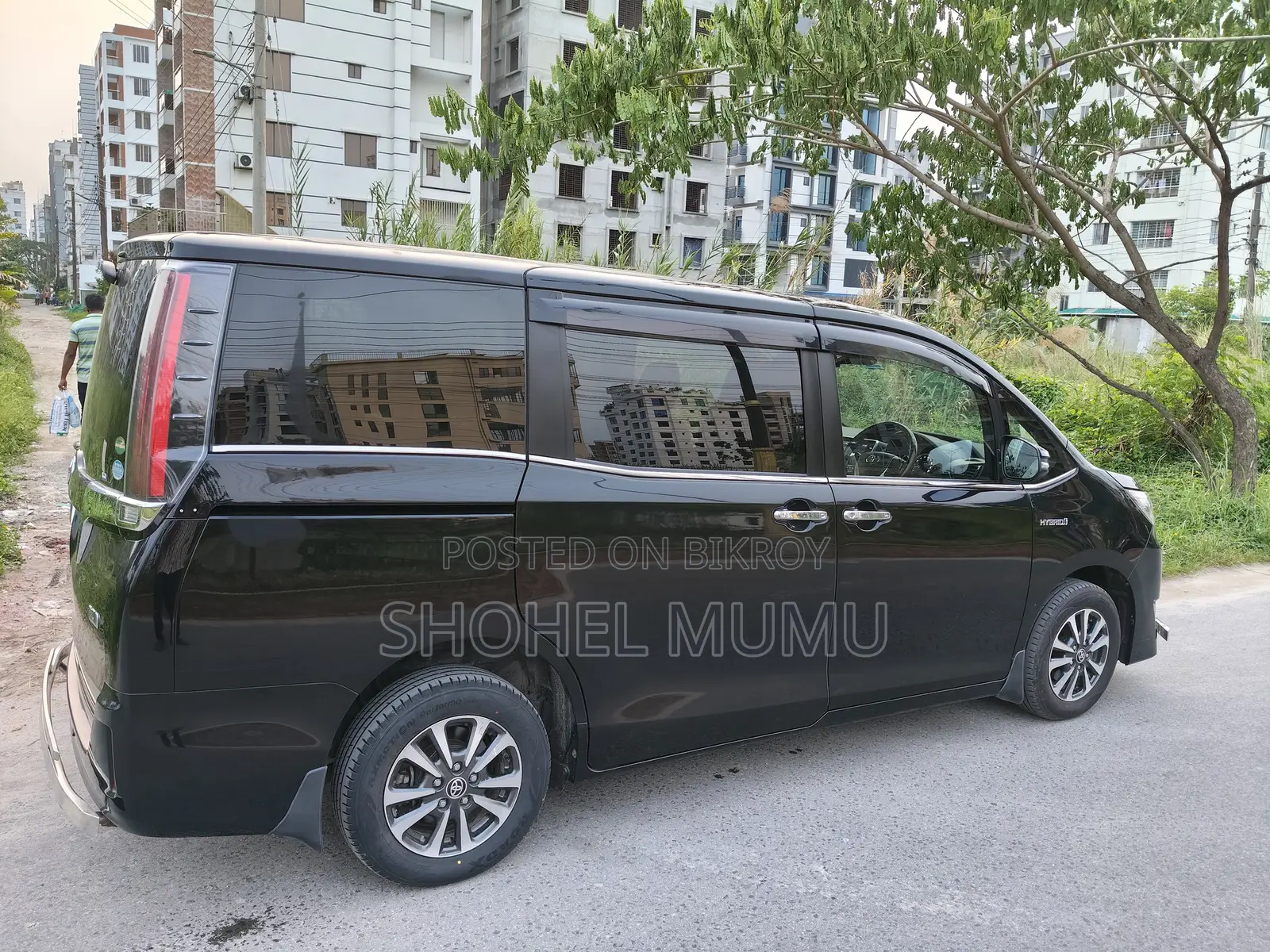 Toyota Noah 1.8 FWD Hybrid (7 seater) 2020 Black