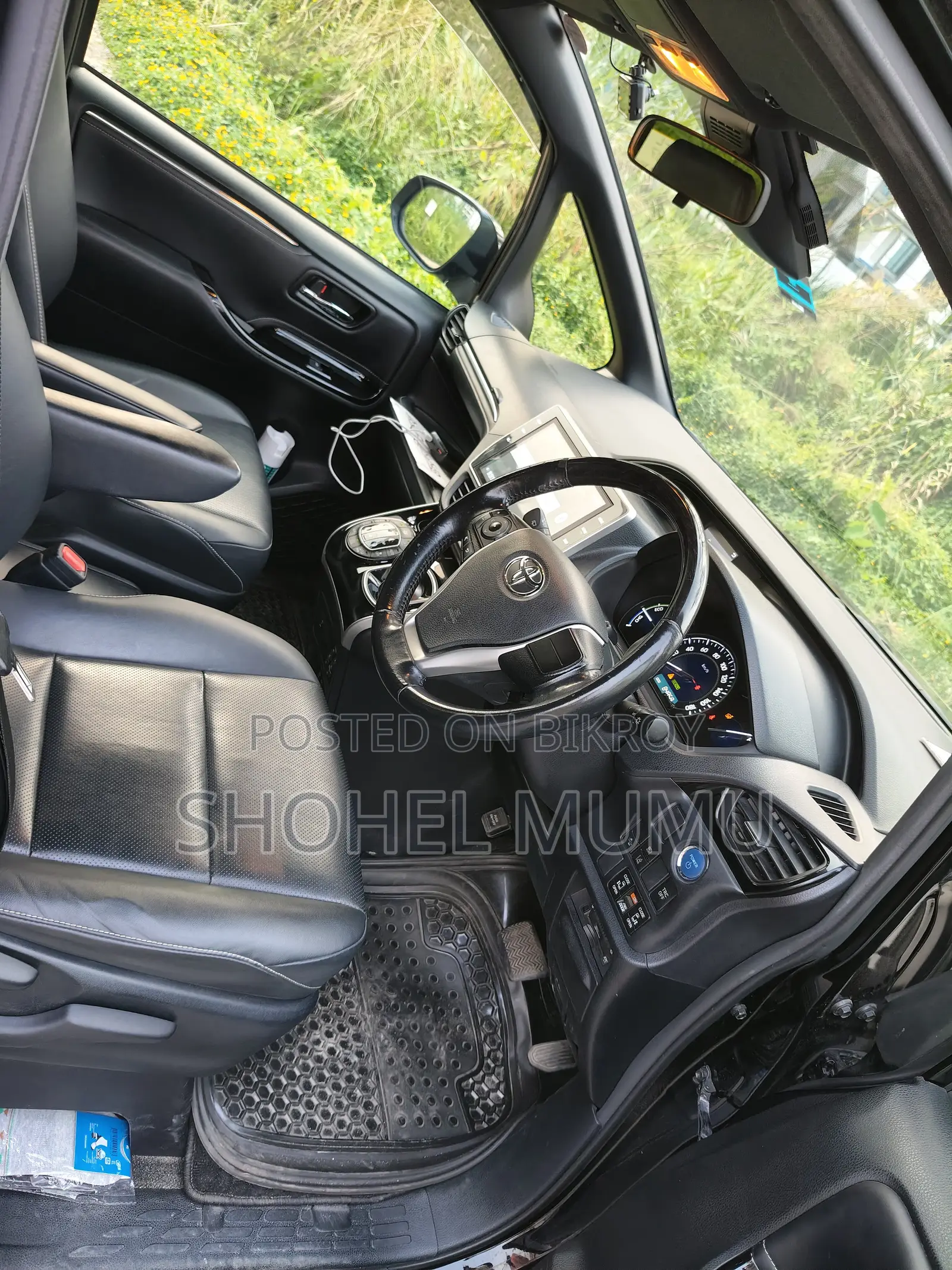 Toyota Noah 1.8 FWD Hybrid (7 seater) 2020 Black