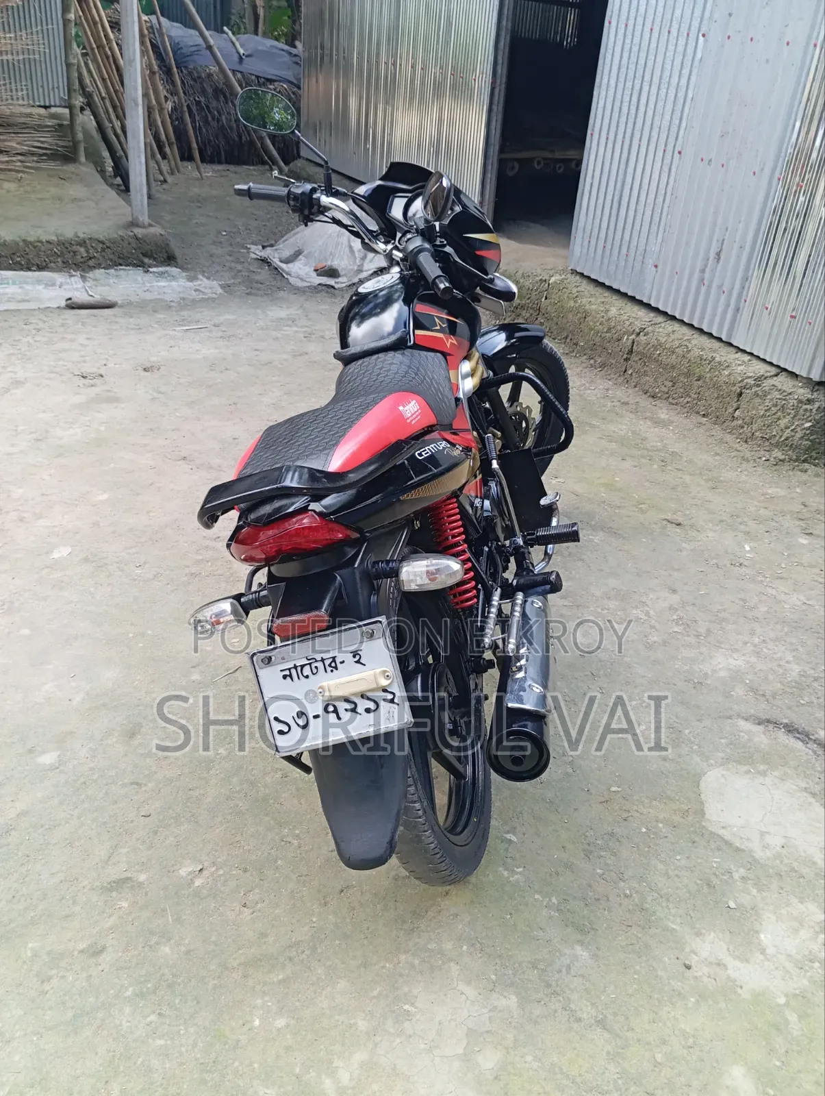 Mahindra Gusto 2022 Black