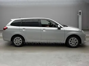 Toyota Corolla Fielder 2021 Silver