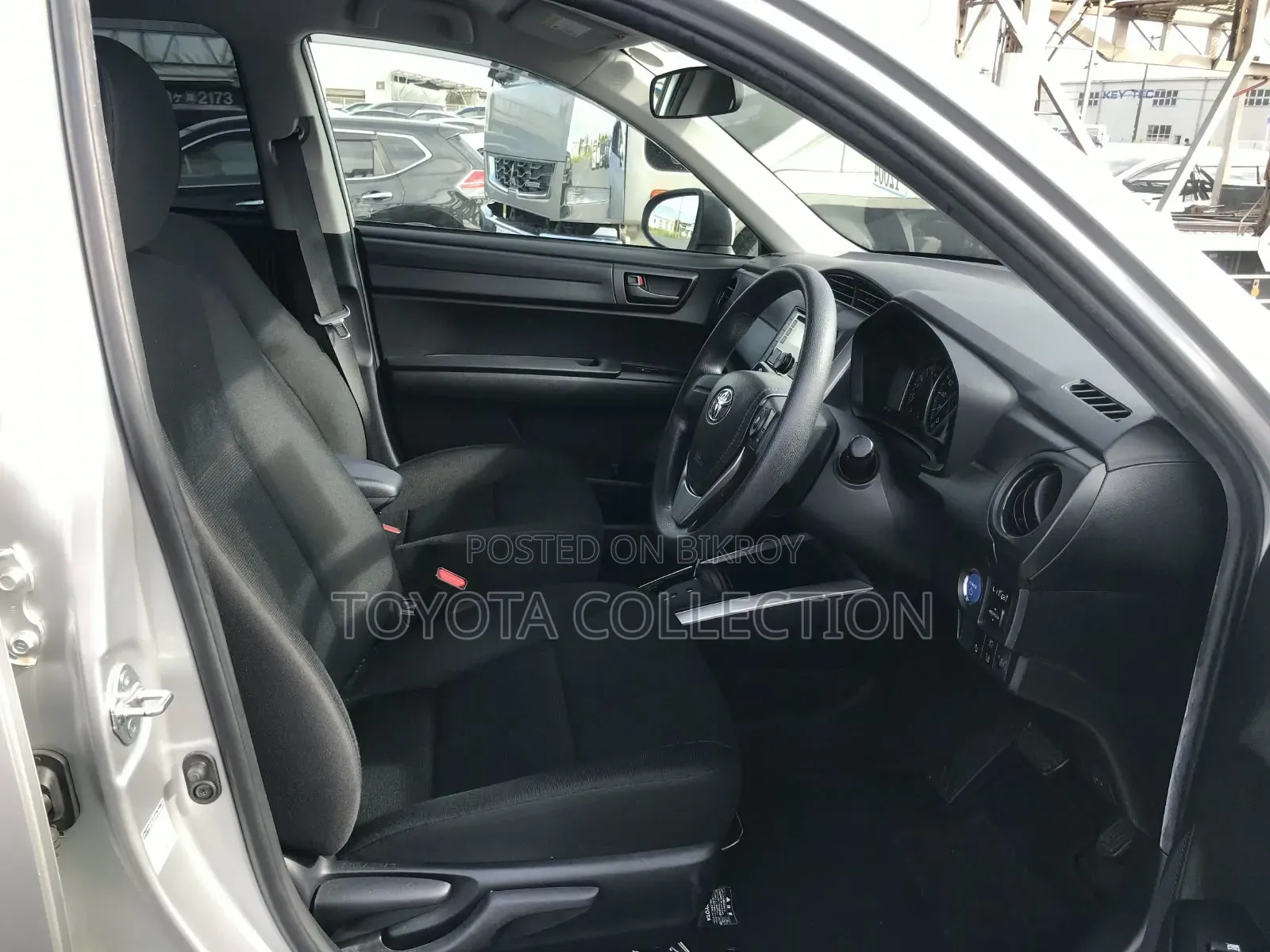 Toyota Corolla Fielder 2021 Silver
