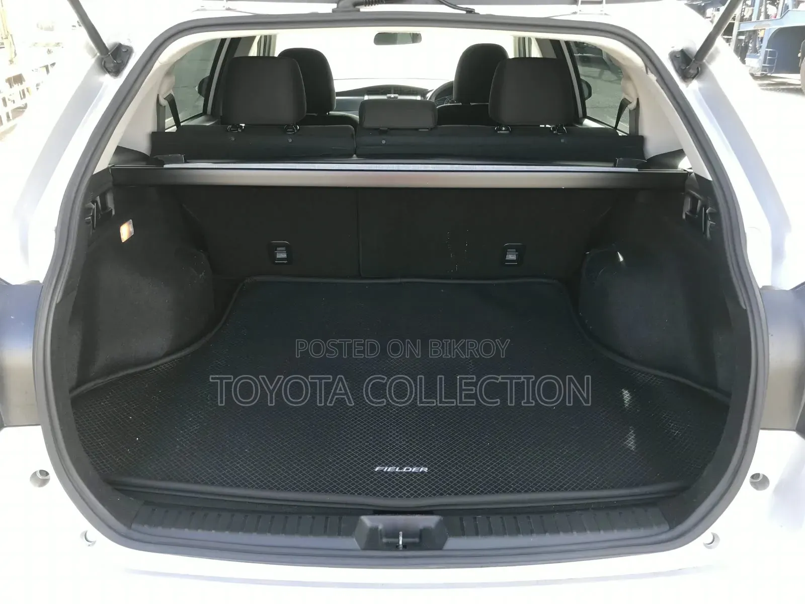 Toyota Corolla Fielder 2021 Silver