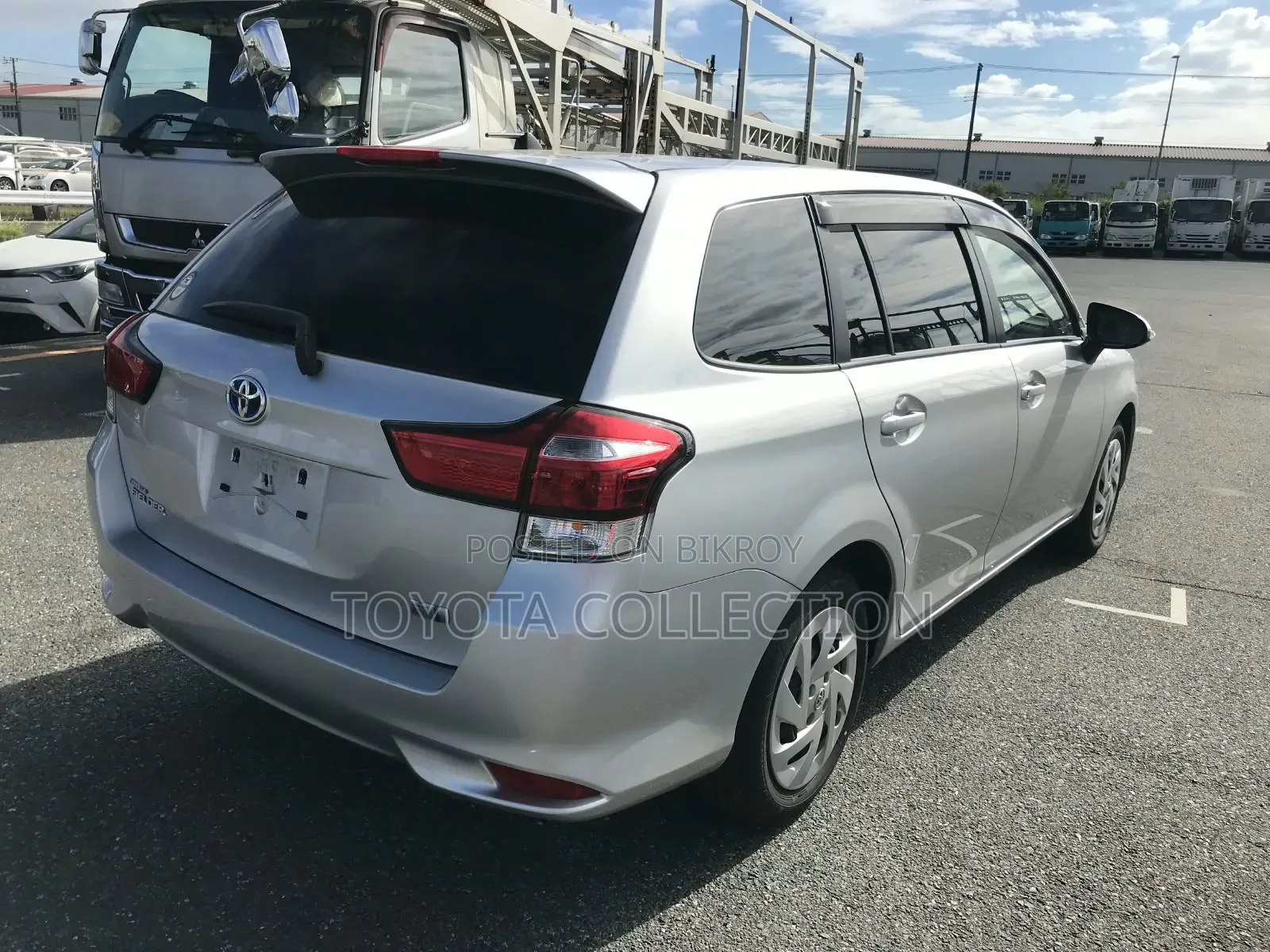 Toyota Corolla Fielder 2021 Silver