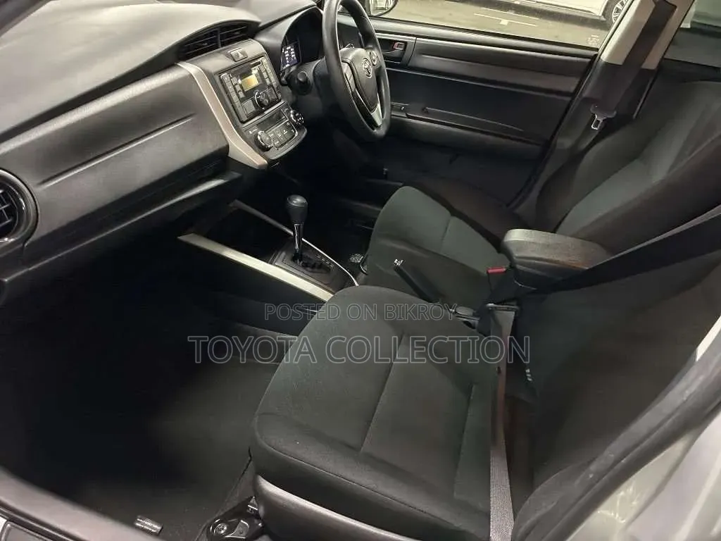 Toyota Corolla Fielder 2021 Silver