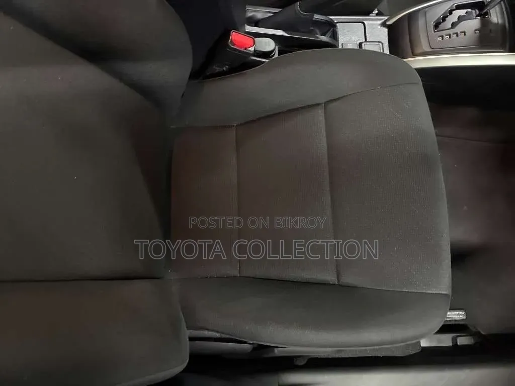 Toyota Corolla Fielder 2021 Silver