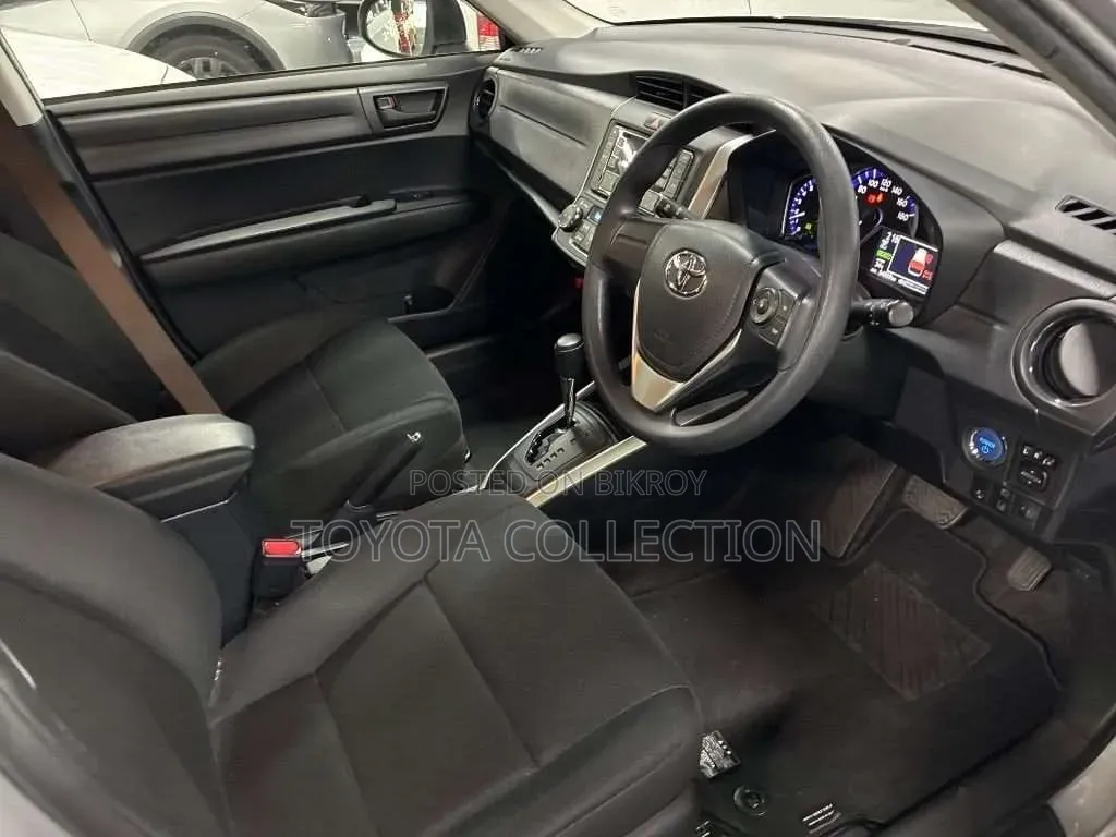 Toyota Corolla Fielder 2021 Silver
