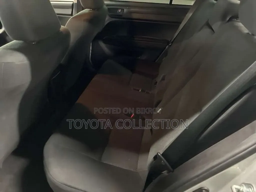 Toyota Corolla Fielder 2021 Silver