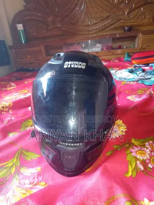 একটা হেলমেট বিক্রি করা হবে