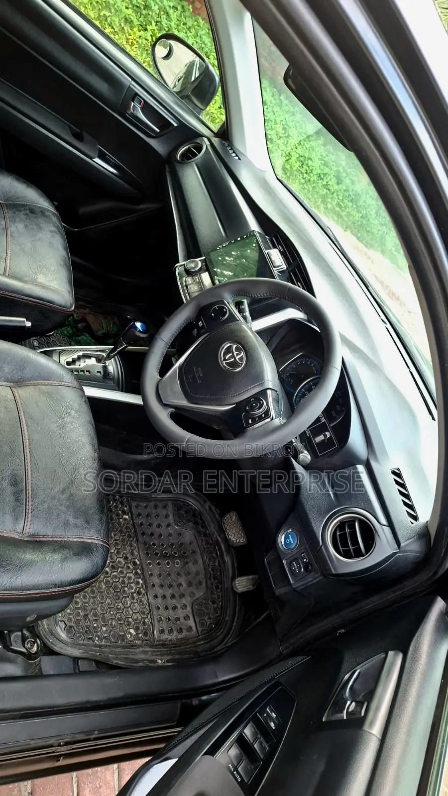 Toyota Axio 1.5 Hybrid G 2WD 2013 Black