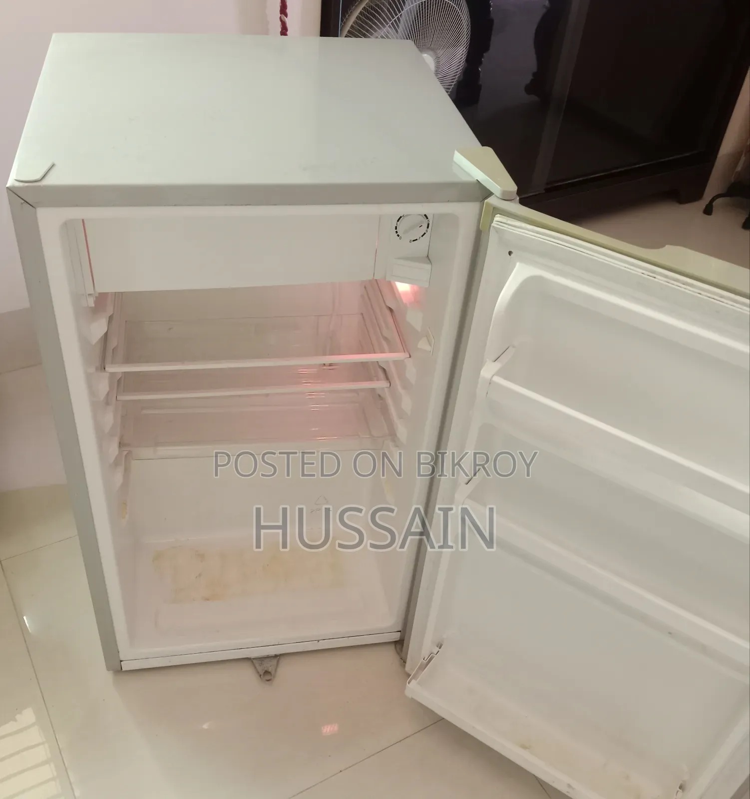 Singer Single-Door Mini Refrigerator