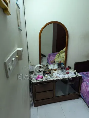 ড্রেসিং টেবিল বিক্রয় হবে