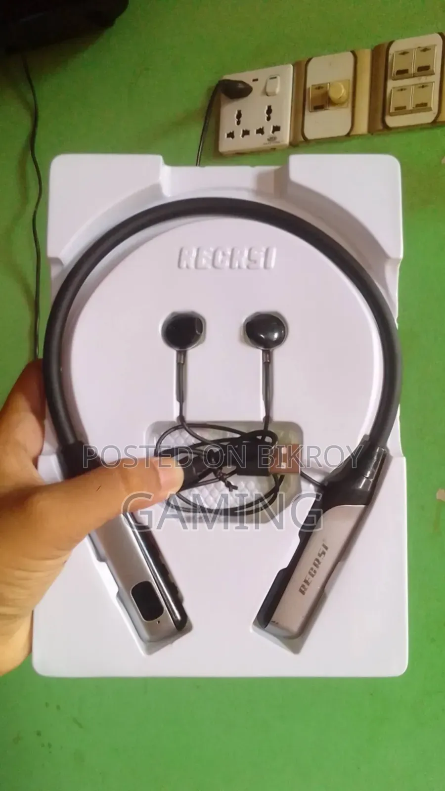 Recrsi Neck Band