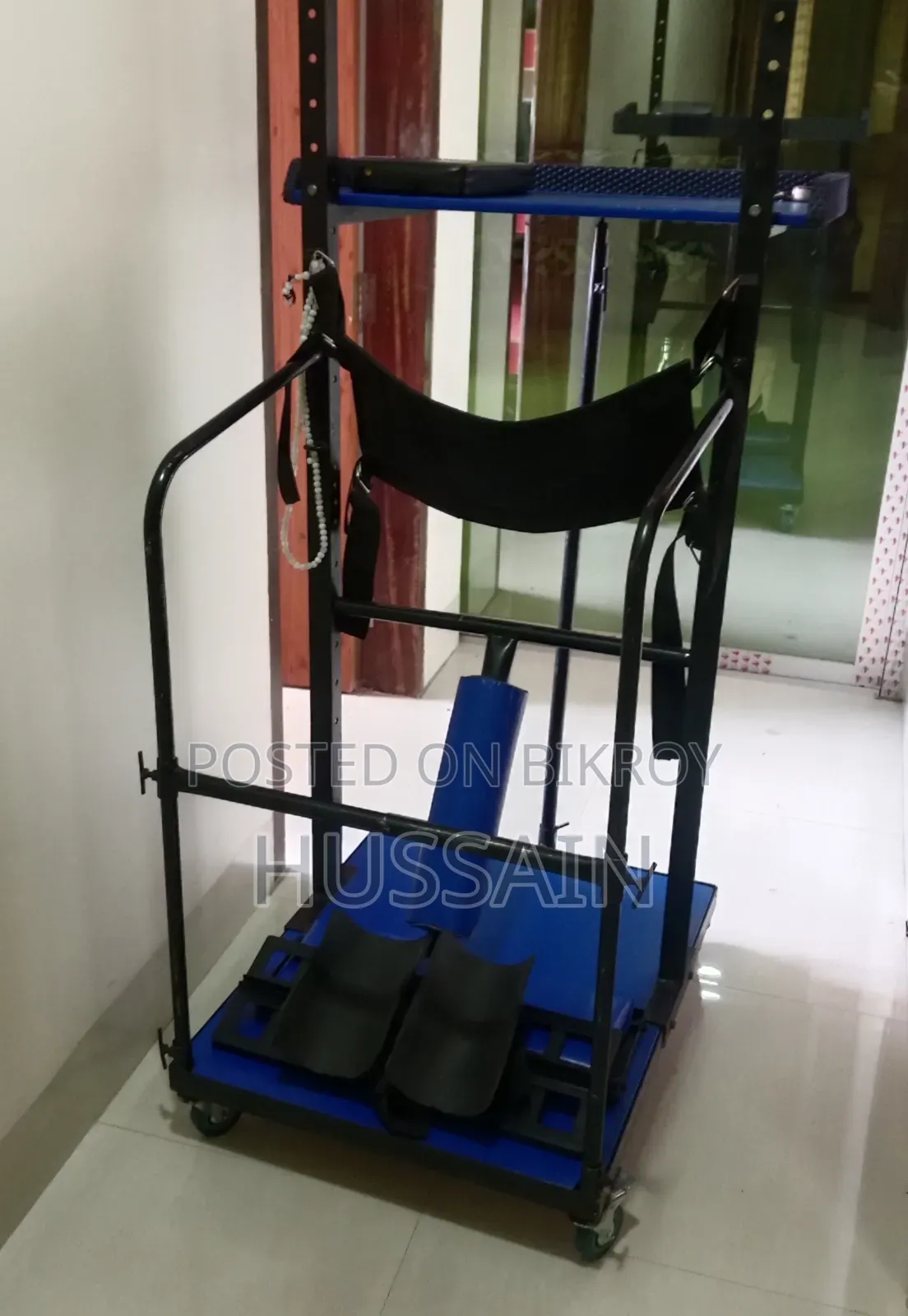 প্রাপ্তবয়স্কদের জন্য একটি দাঁড়ানোর ফ্রেম