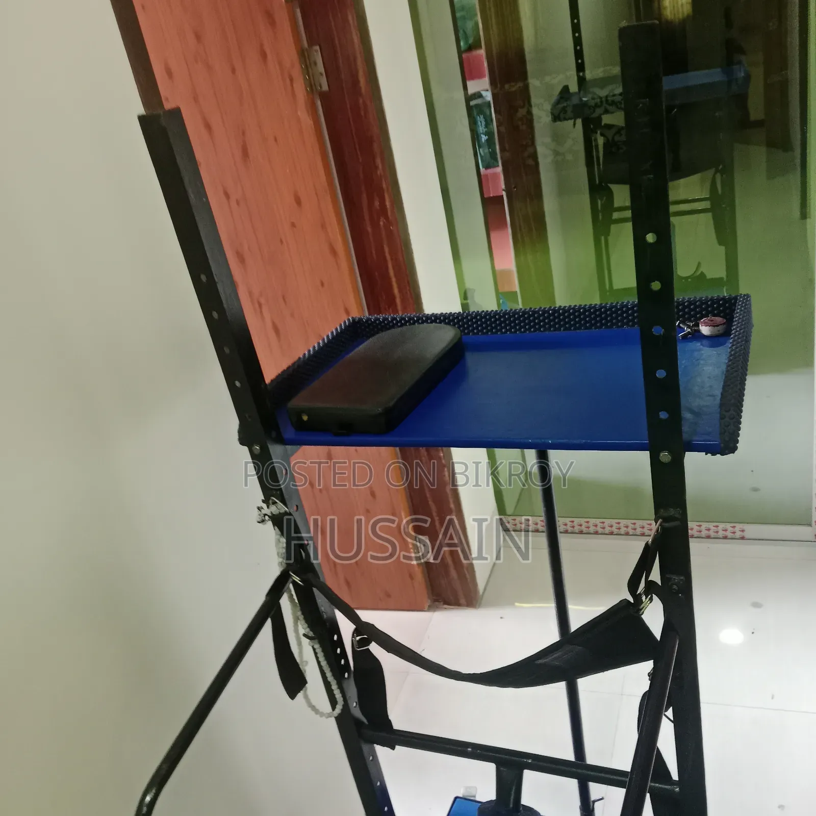 প্রাপ্তবয়স্কদের জন্য একটি দাঁড়ানোর ফ্রেম