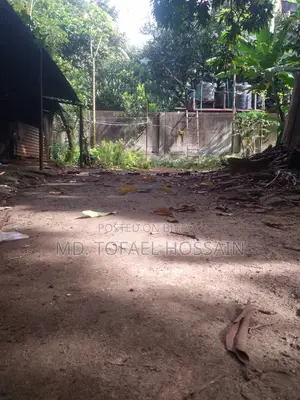 বারিধারা সংলগ্ন ২৫ কাঠা নিষ্কণ্টক জমি বিক্রয় হইবে।