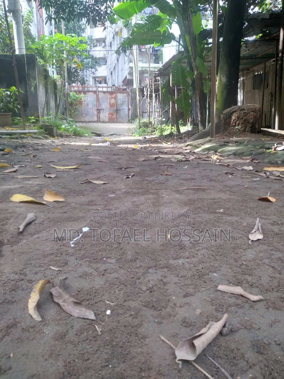 বারিধারা সংলগ্ন ২৫ কাঠা নিষ্কণ্টক জমি বিক্রয় হইবে।