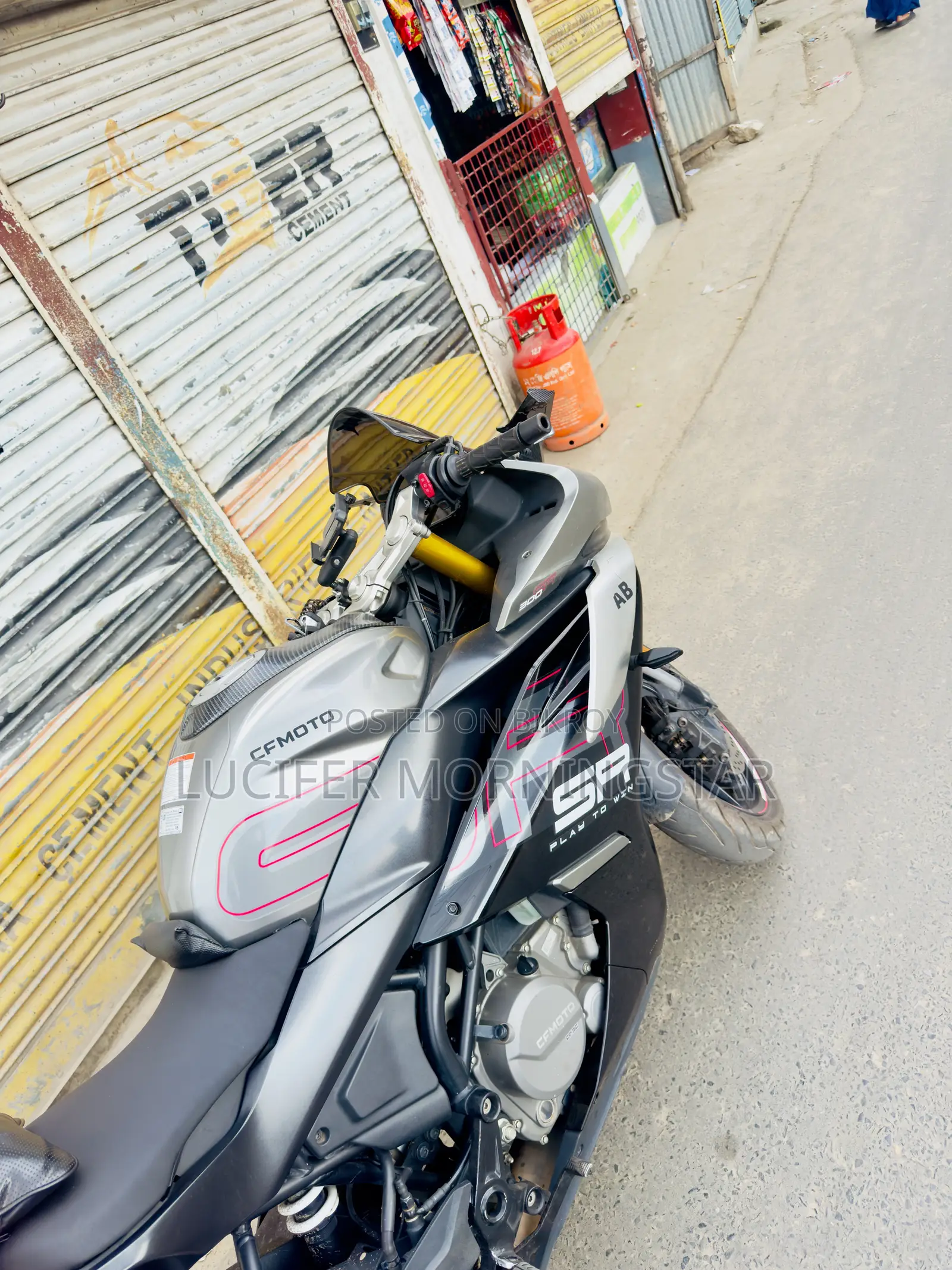 CFMoto 300SR 2025 Black