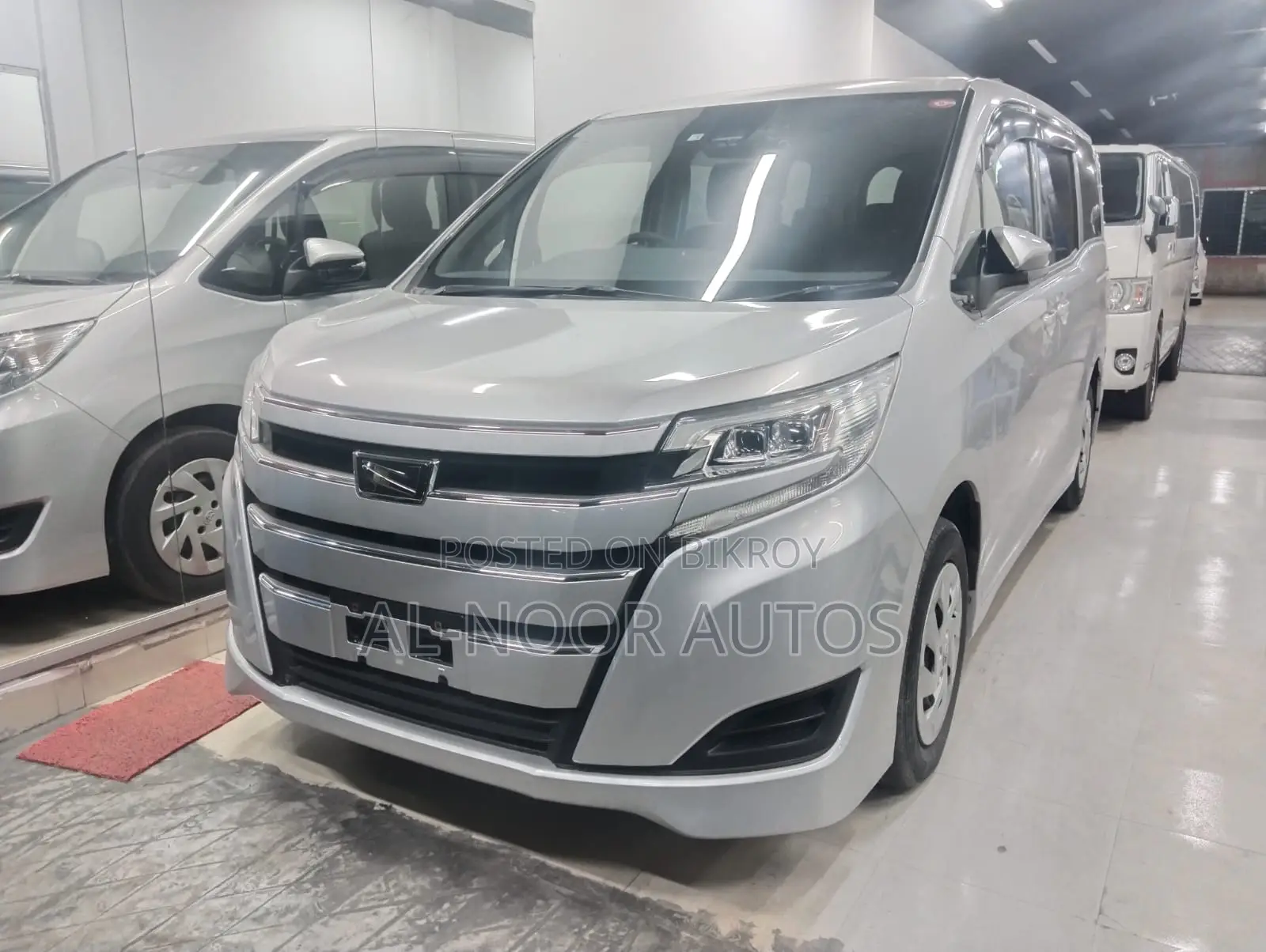 Toyota Noah 2.0 FWD (8 Seater) 2020 Silver