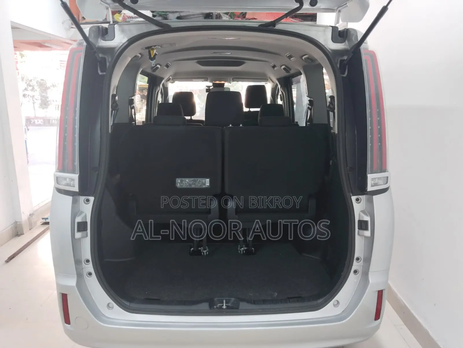 Toyota Noah 2.0 FWD (8 Seater) 2020 Silver