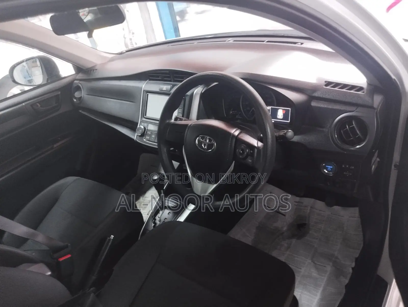 Toyota Corolla Fielder 1.5 Hybrid FWD 2021 White