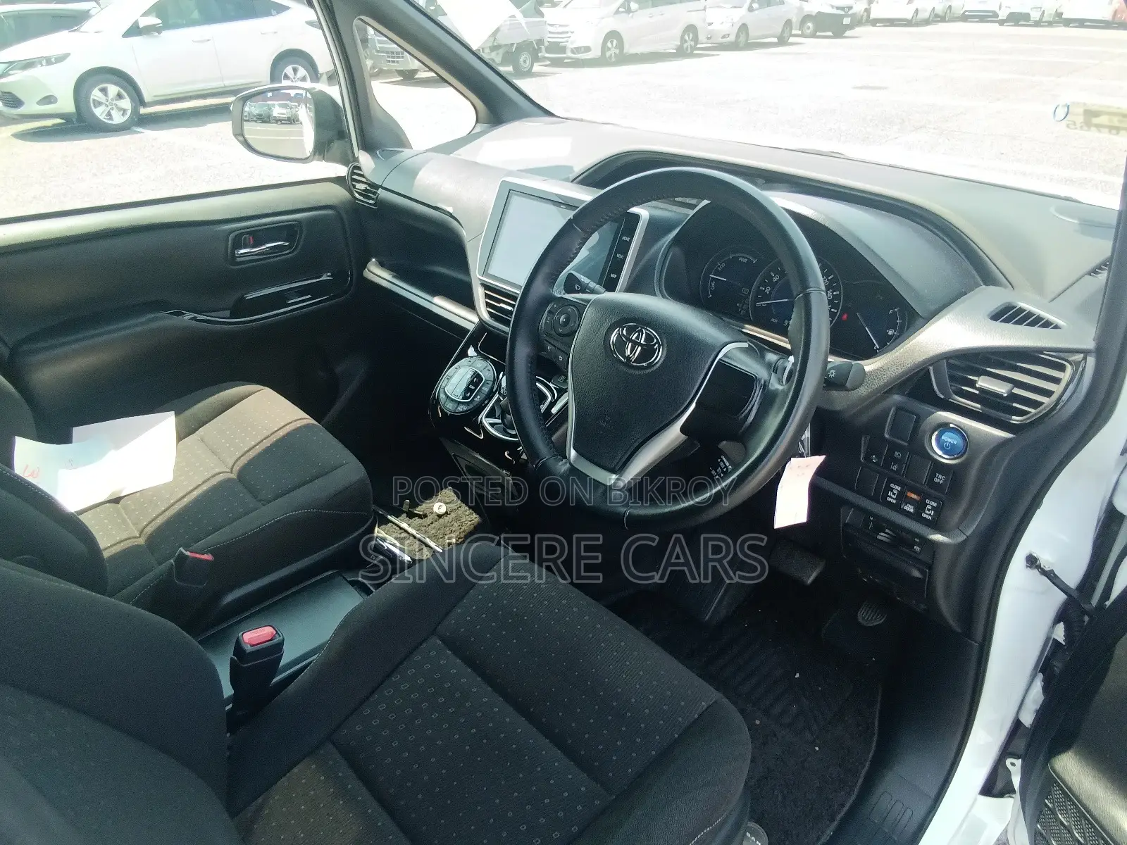 Toyota Noah 2021 Pearl
