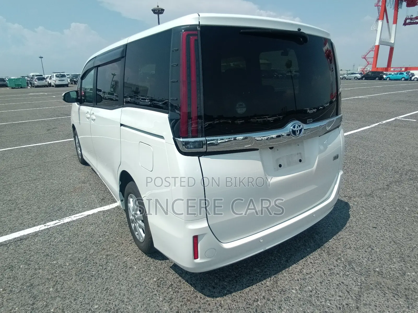 Toyota Noah 2021 Pearl