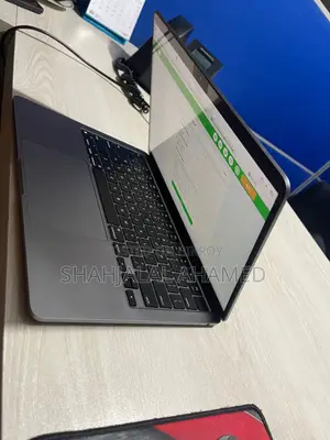 Laptop Apple MacBook Air 2022 M2 8GB Apple M2 SSD 512GB