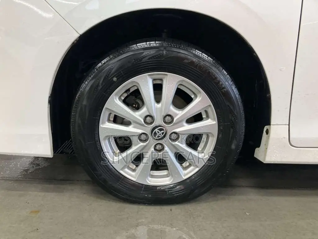 Toyota Noah 2021 Pearl