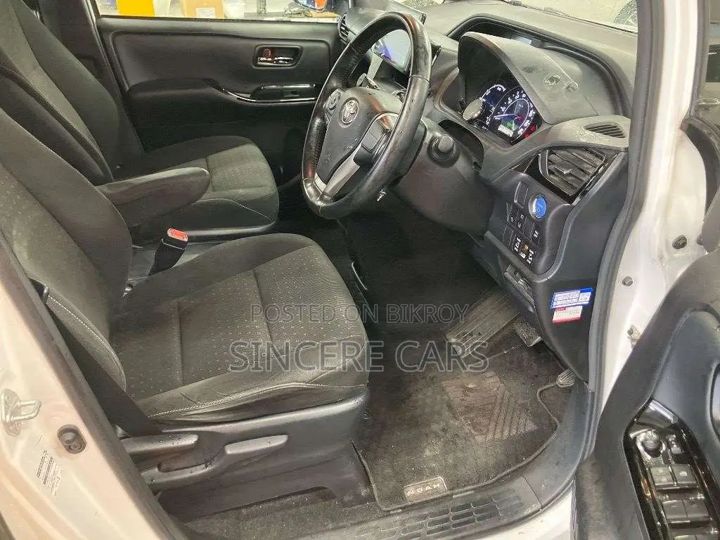 Toyota Noah 2021 Pearl
