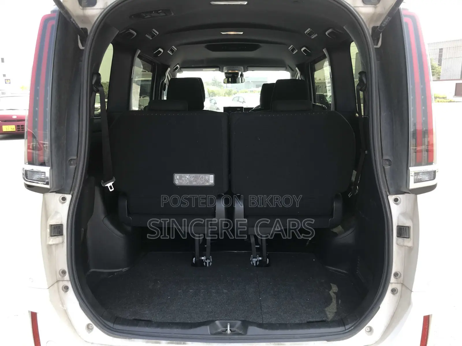 Toyota Noah 2021 Pearl