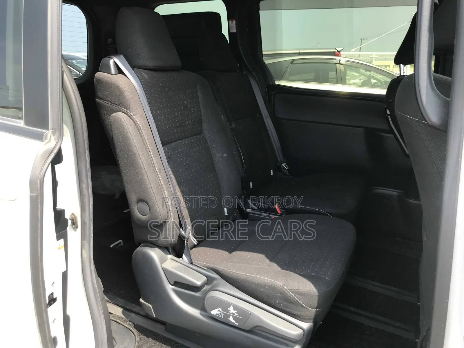 Toyota Noah 2021 Pearl