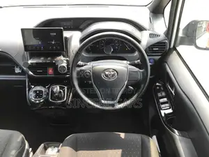 Toyota Noah 2021 Pearl