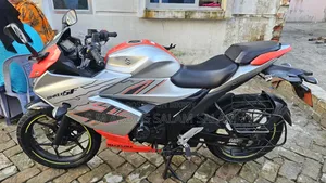 Suzuki Gixxer SF 2023 Orange