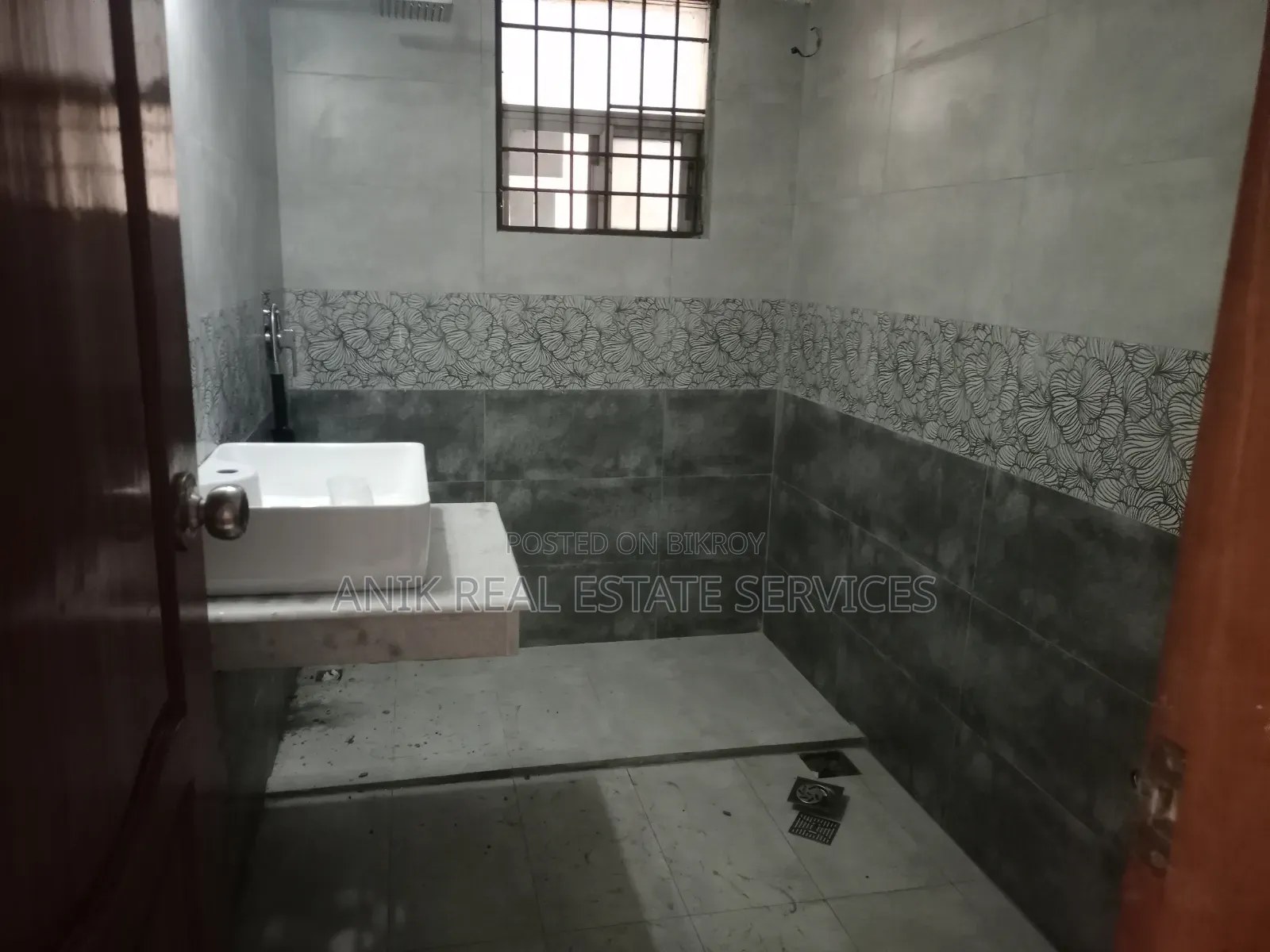 4bdrm Apartment in Anik Real Estate, Gulshan for sale