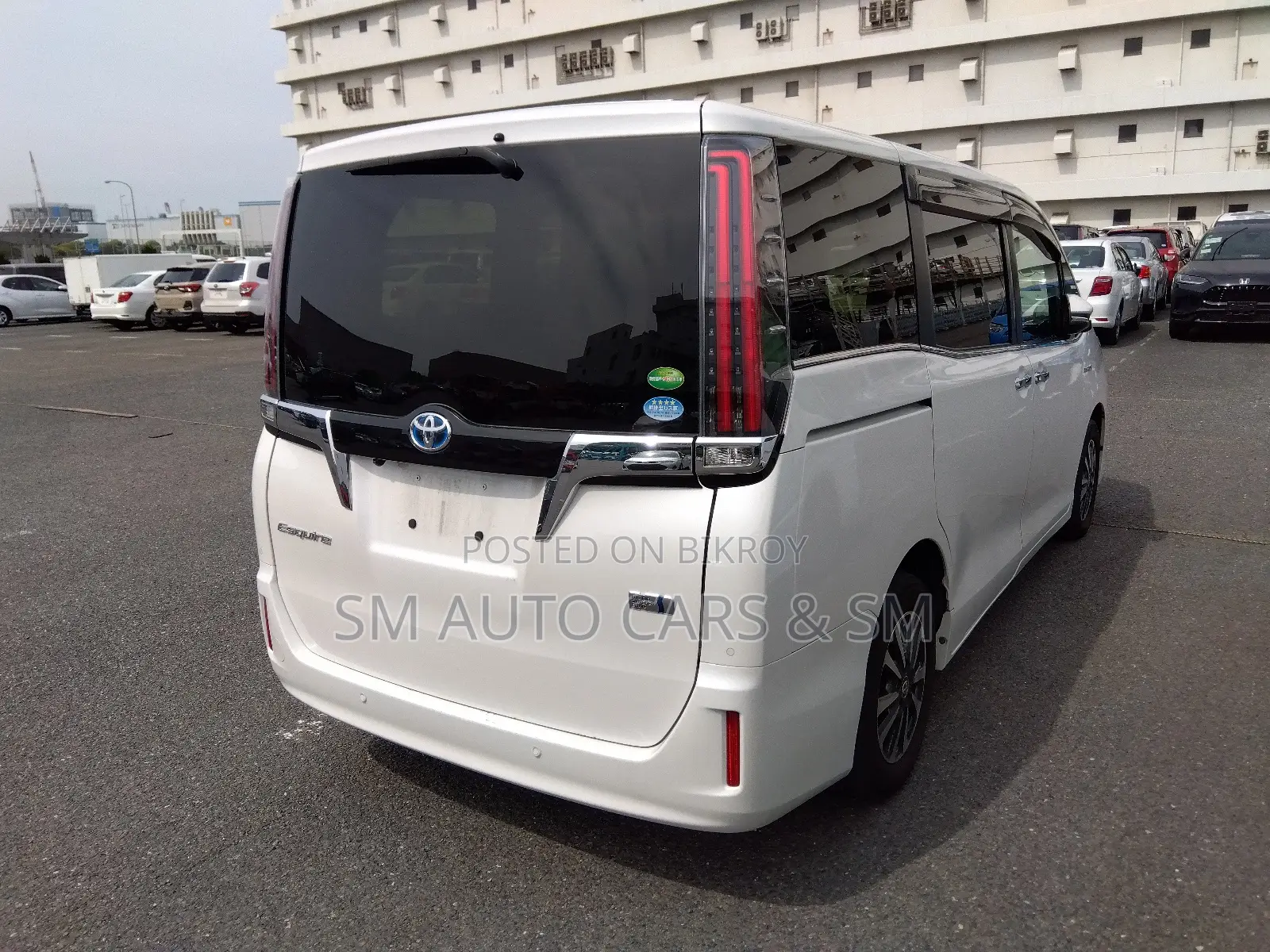 Toyota Esquire 1.8 FWD Hybrid (7 seater) 2020 Pearl