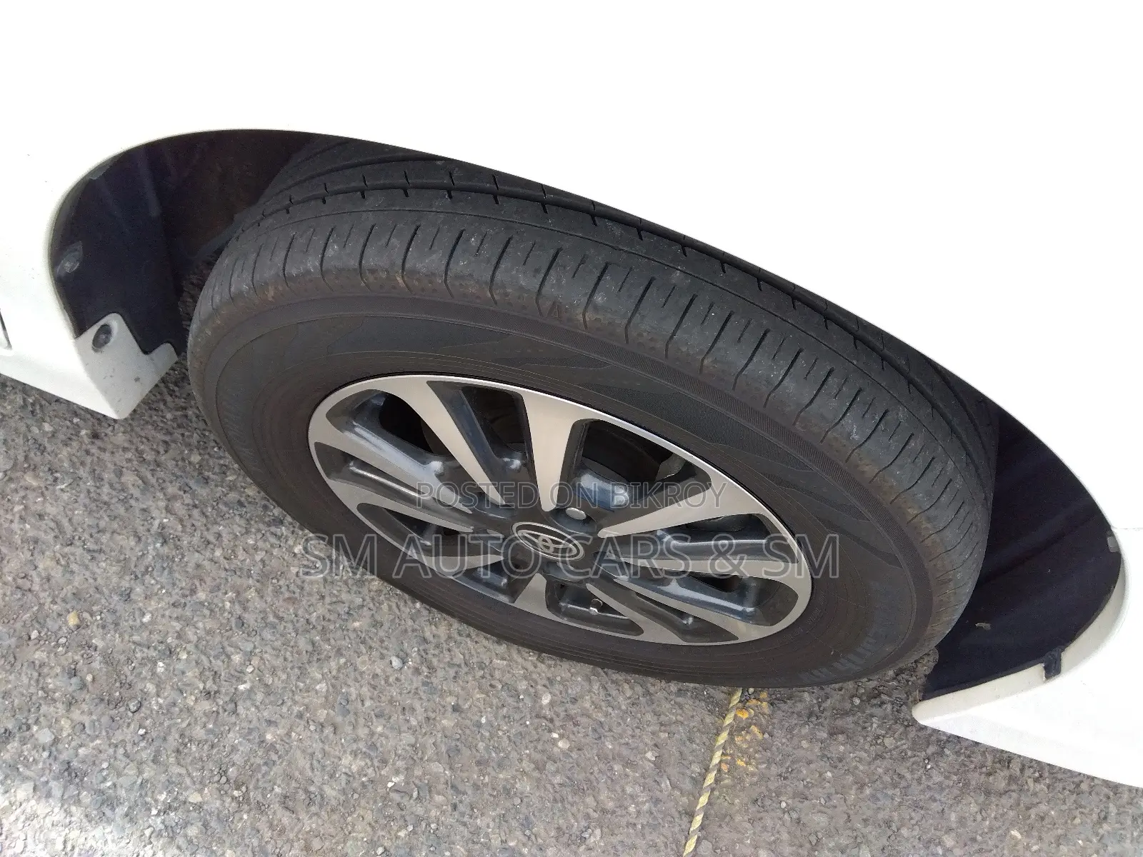 Toyota Esquire 1.8 FWD Hybrid (7 seater) 2020 Pearl