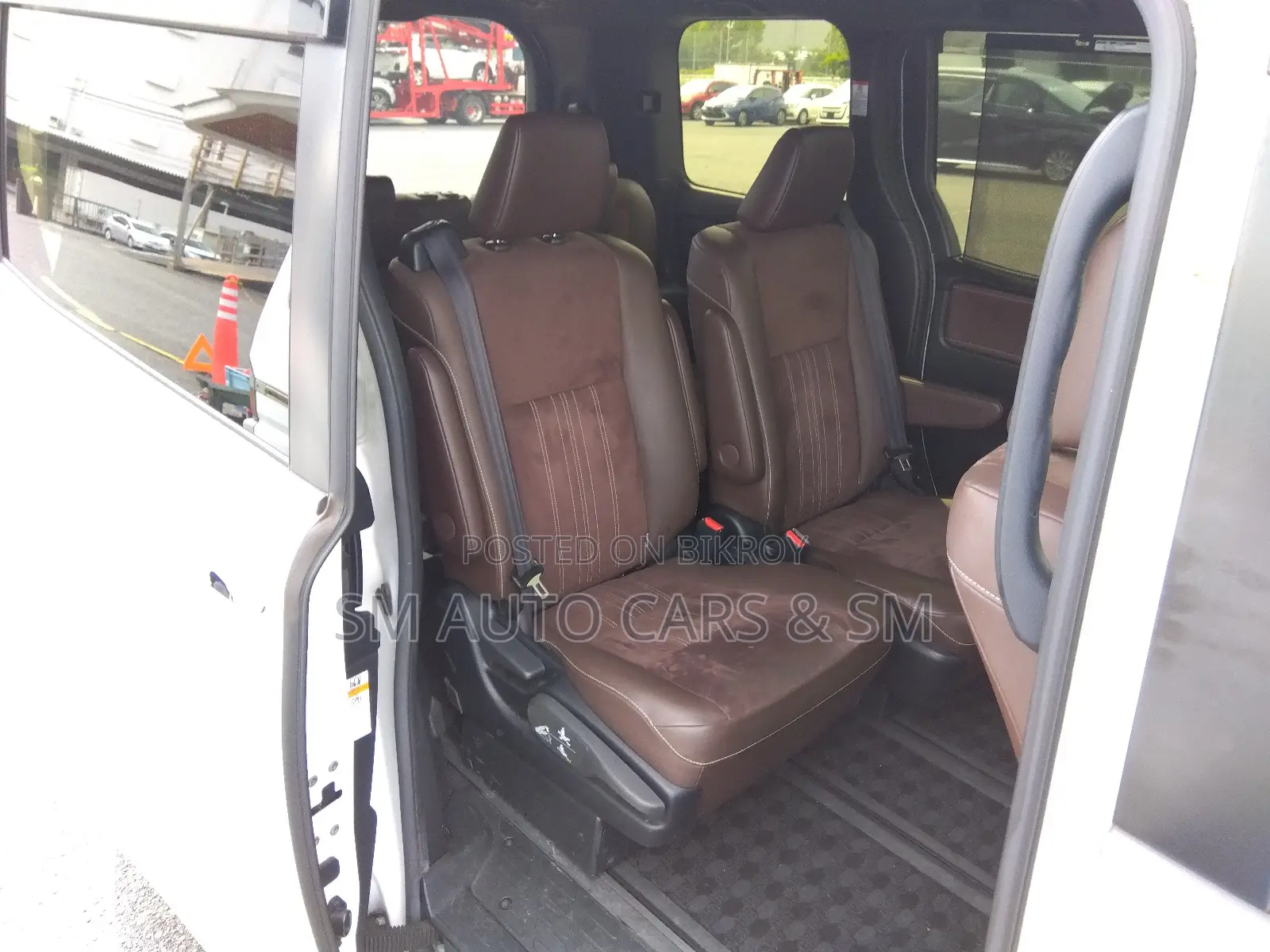 Toyota Esquire 1.8 FWD Hybrid (7 seater) 2020 Pearl