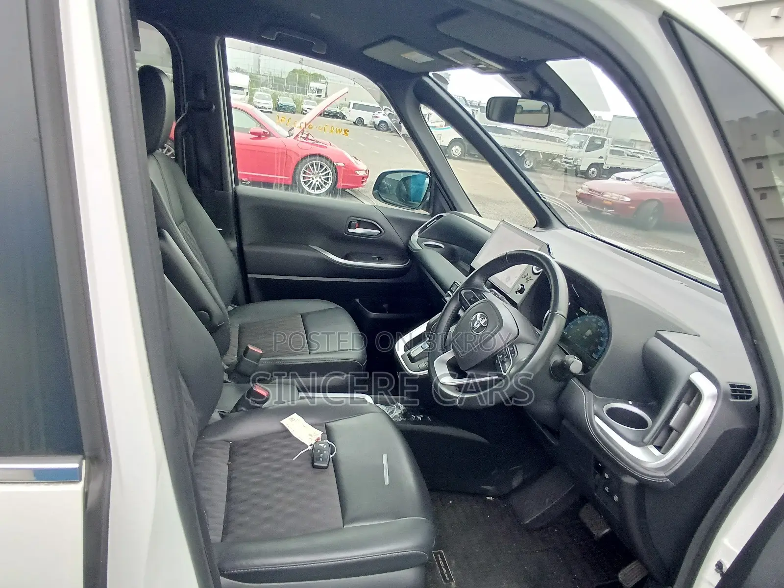 Toyota Noah 2023 Pearl