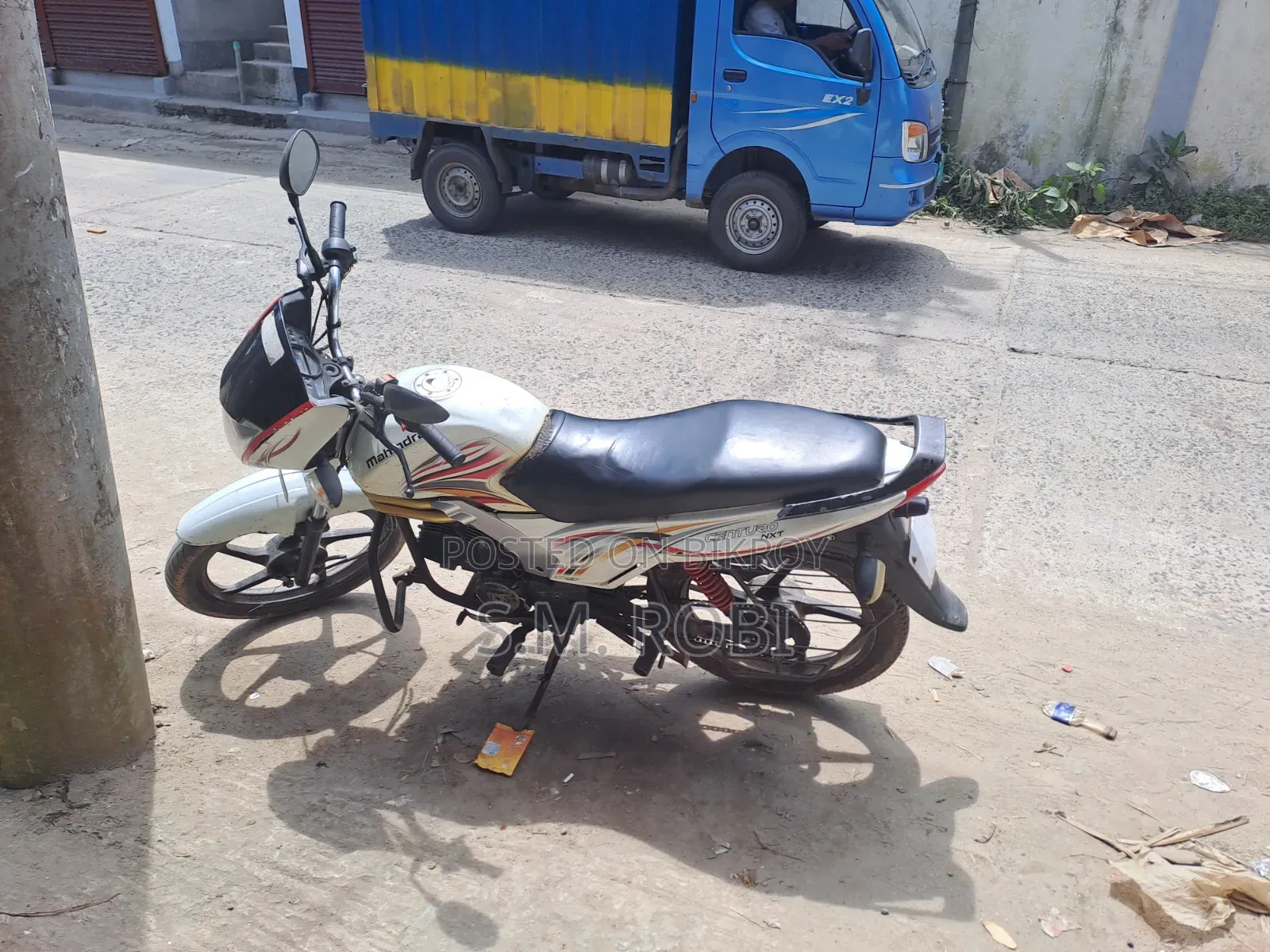 Mahindra Gusto 125 2016 White