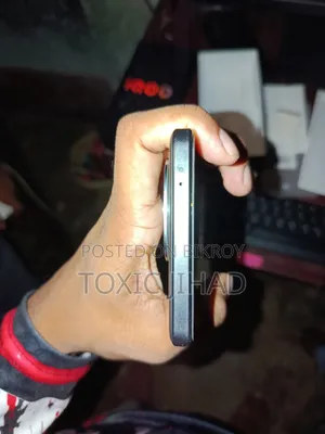আইকিউওও ২৫৬ জিবি ব্ল্যাক