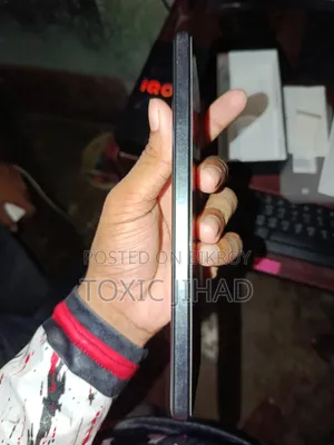 আইকিউওও ২৫৬ জিবি ব্ল্যাক