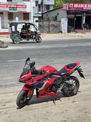 Honda CBR 2021 Red