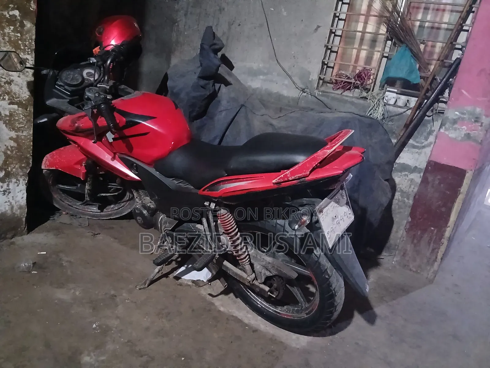 Honda CB 2011 Red