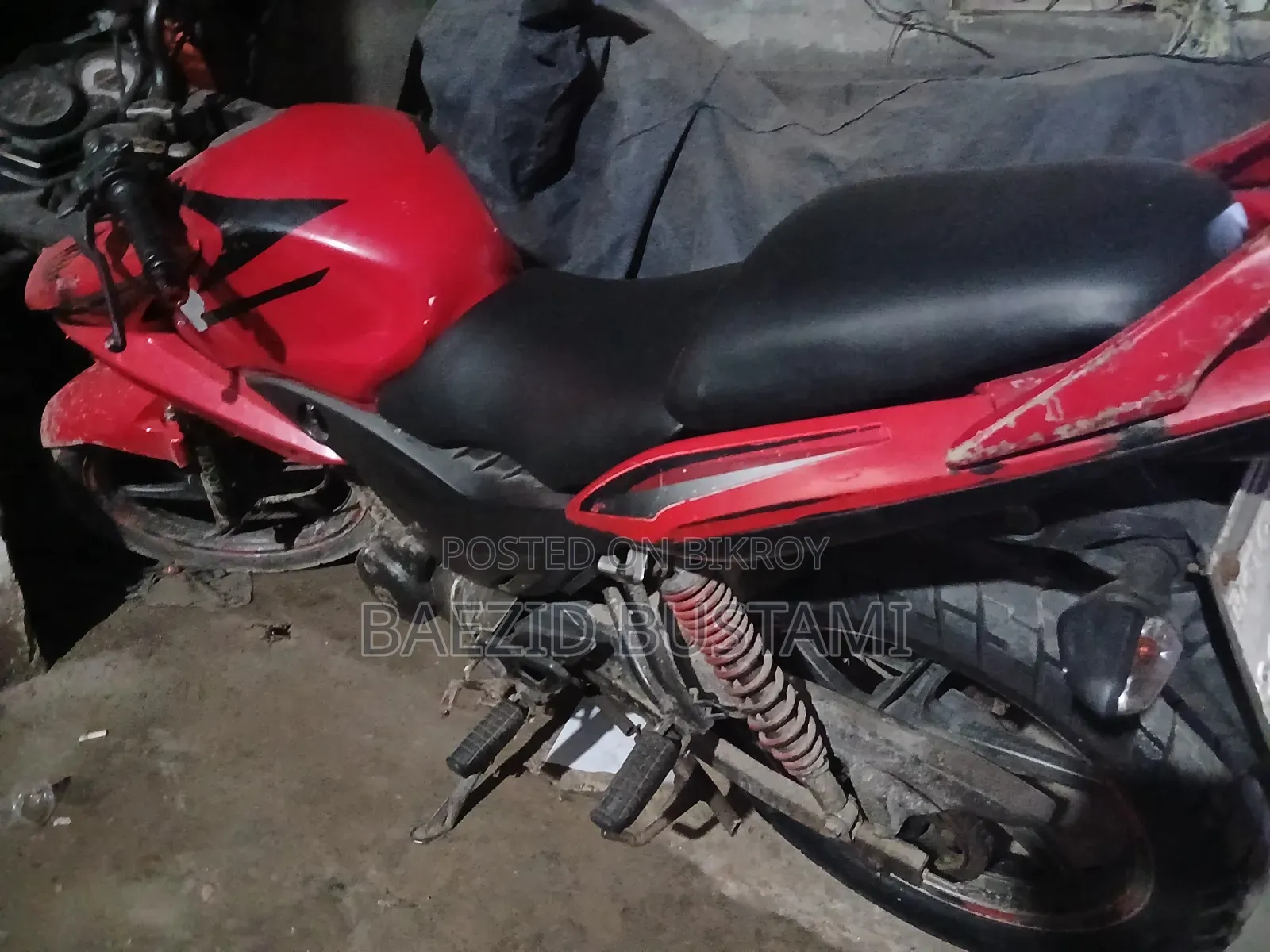 Honda CB 2011 Red