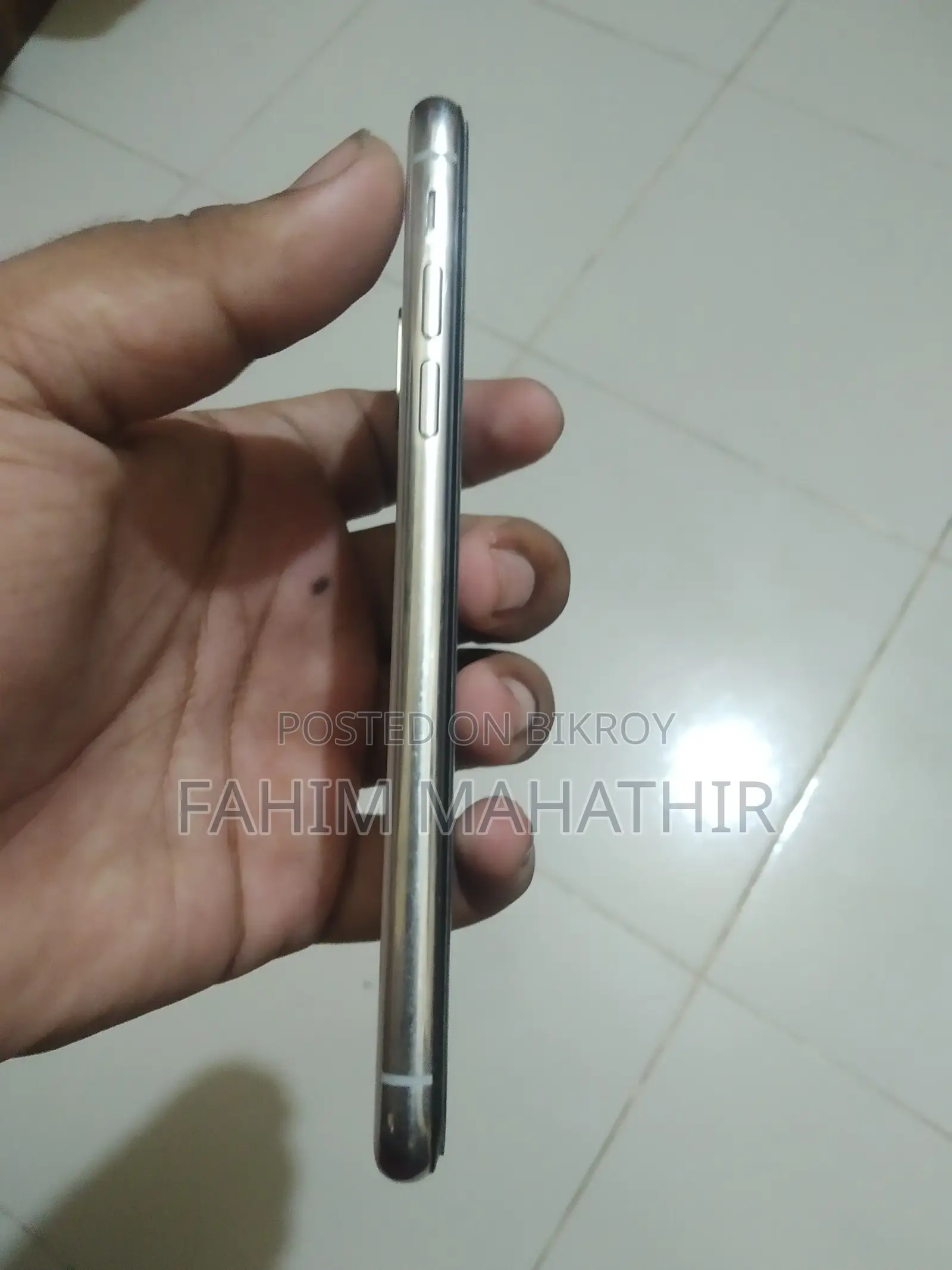 Apple iPhone X 64 GB White