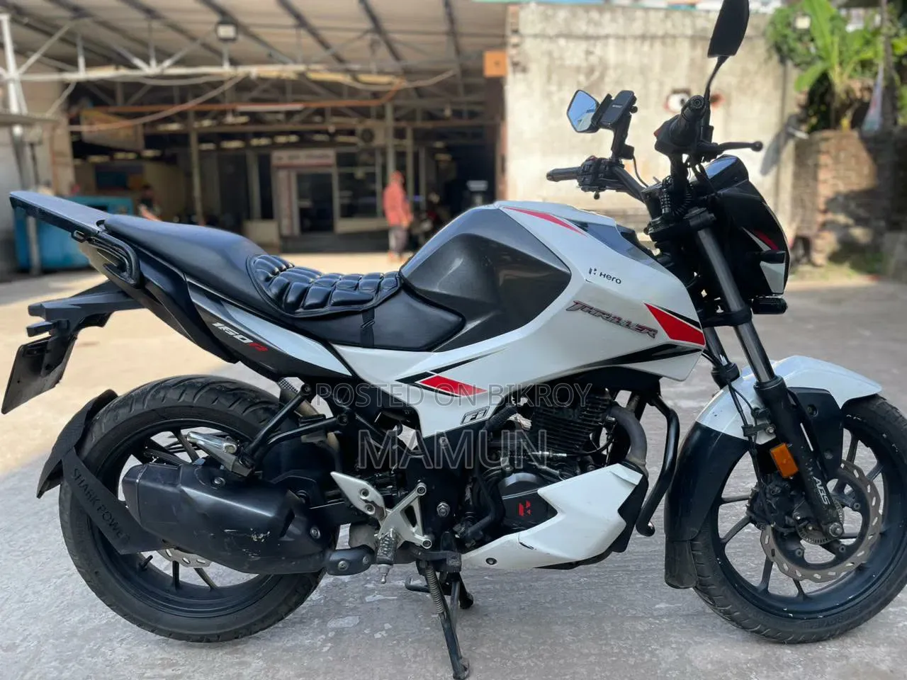Hero Thriller 160R 2021 White