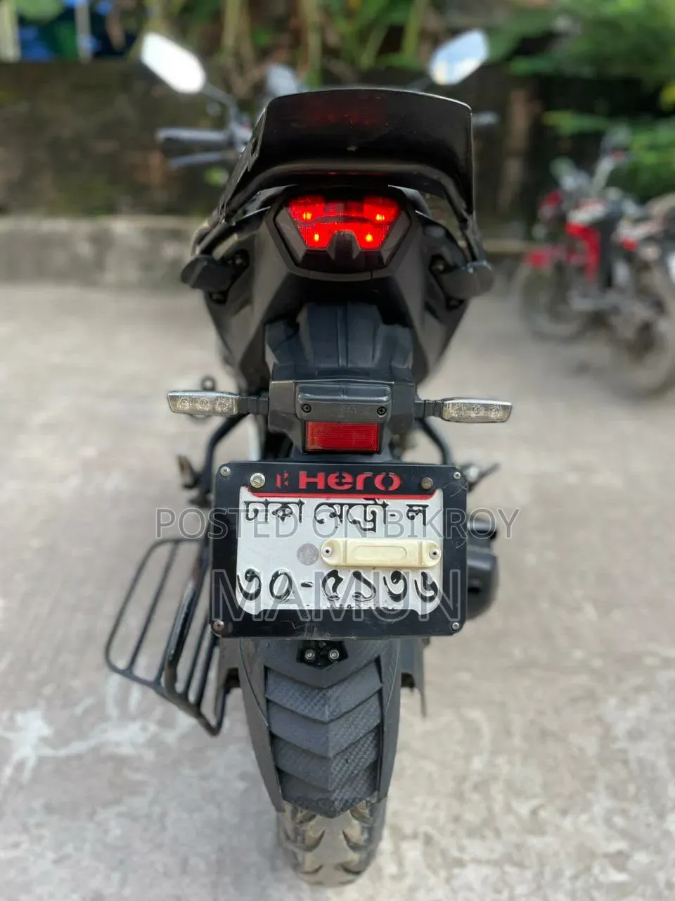 Hero Thriller 160R 2021 White