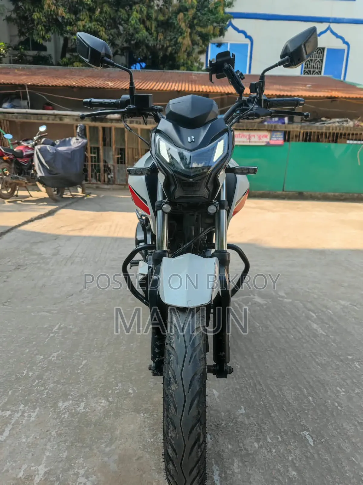 Hero Thriller 160R 2021 White