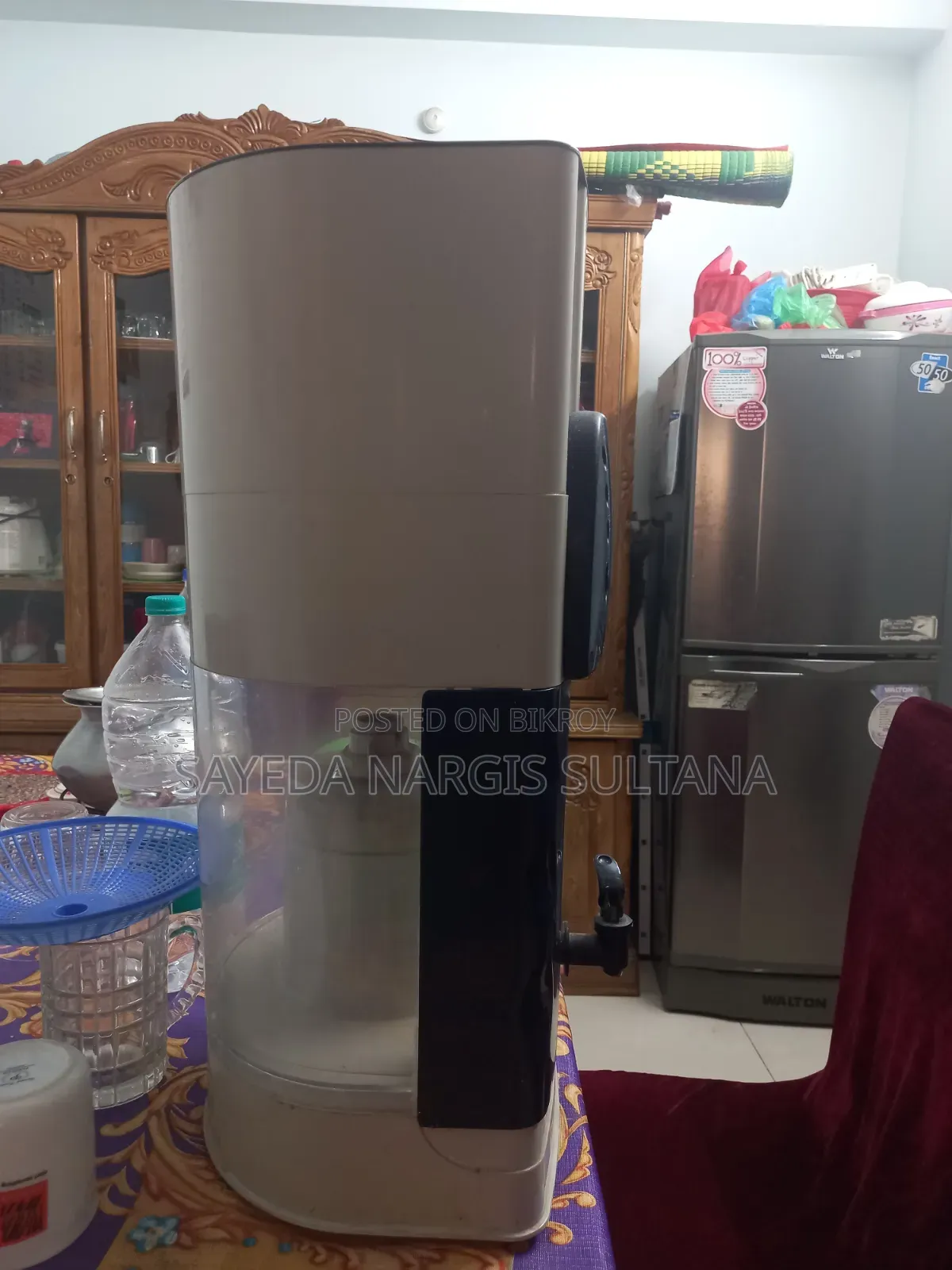 It,s an Unilever Pure It Water Purifier Slidely Used but Still Works